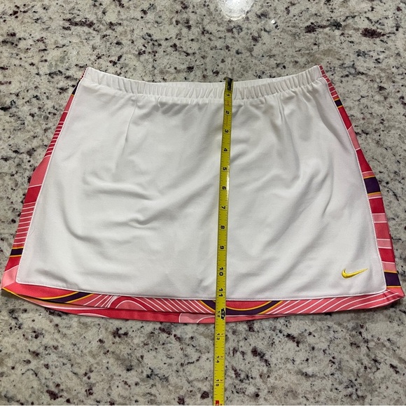 Nike Dri-Fit Tennis Skirt Size XS 0-2 White Coral Geo Print Yellow Swoosh Logo - Picture 8 of 9
